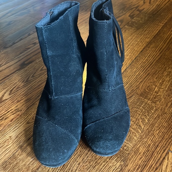 TOMS Wedge Booties 9.5 - Picture 2 of 6